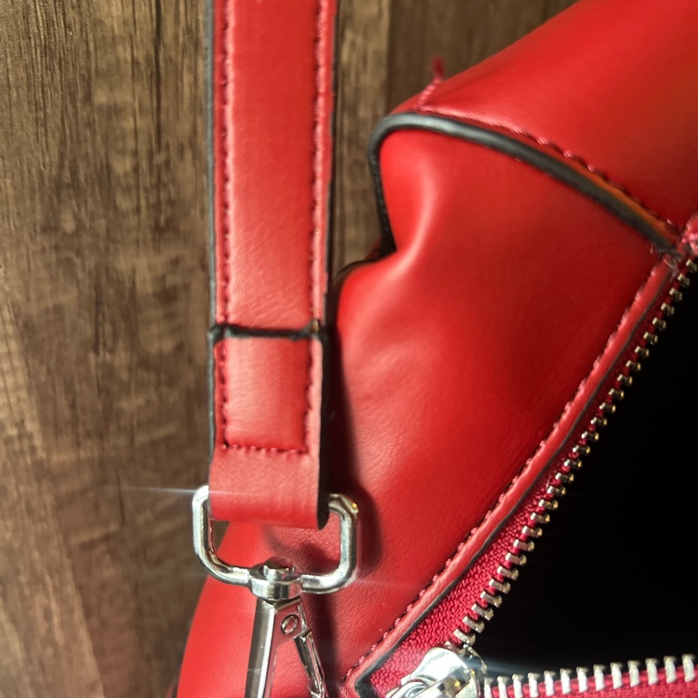 Bottega Veneta Tote Elegant Red Woven Tote Bag Full Zip - Picture 13 of 15